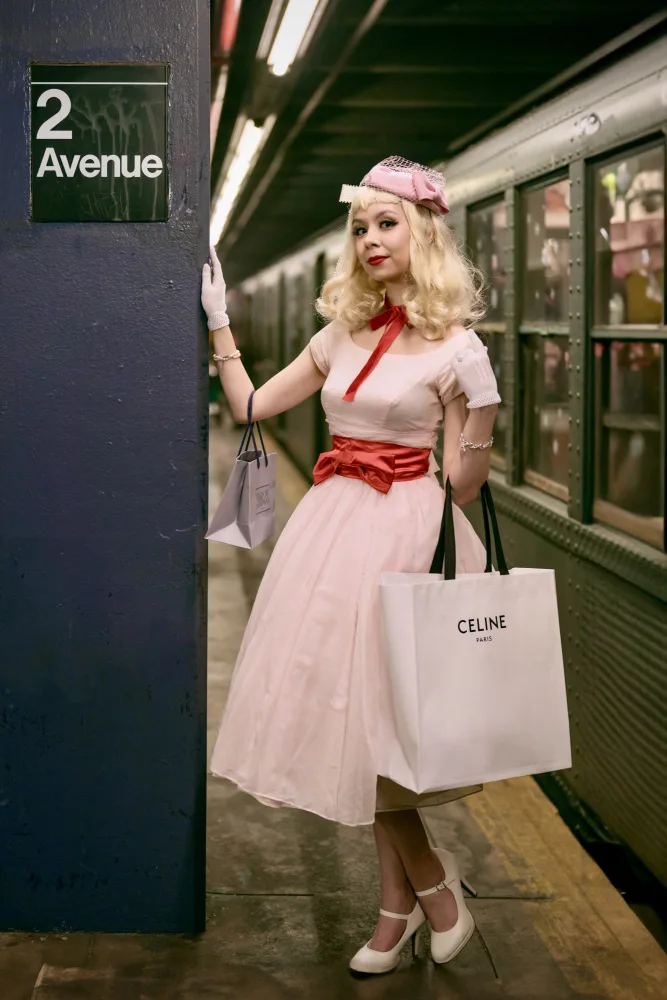 Chen, Nichole: Girl in Pink