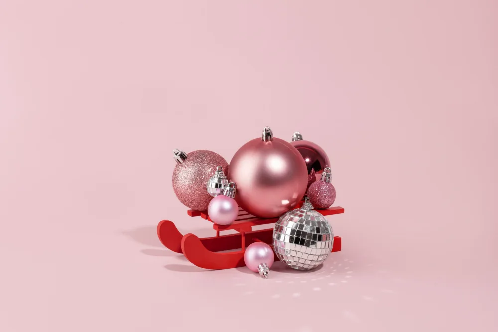Ramiro, Julia: Trineo festivo con adornos navideños.