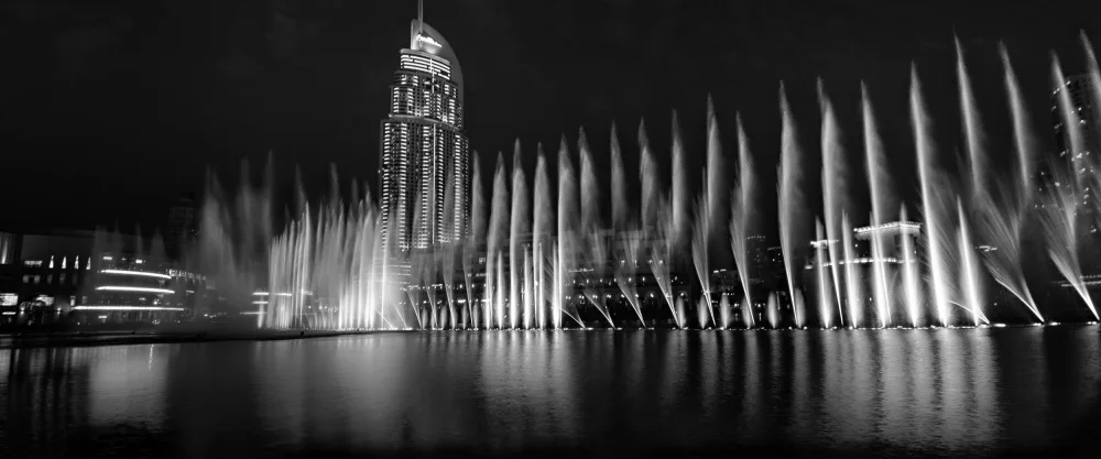 Edwards, Dan: Fontane di Dubai
