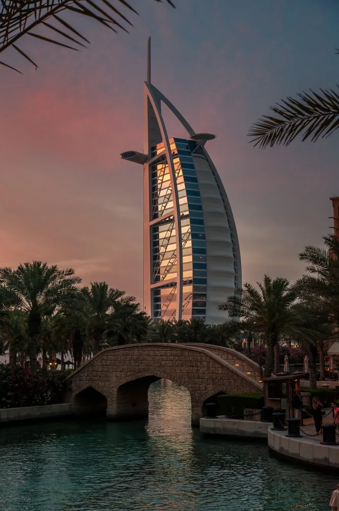 Edwards, Dan: Tramonto sul Burj-Al-Arab di Dubai