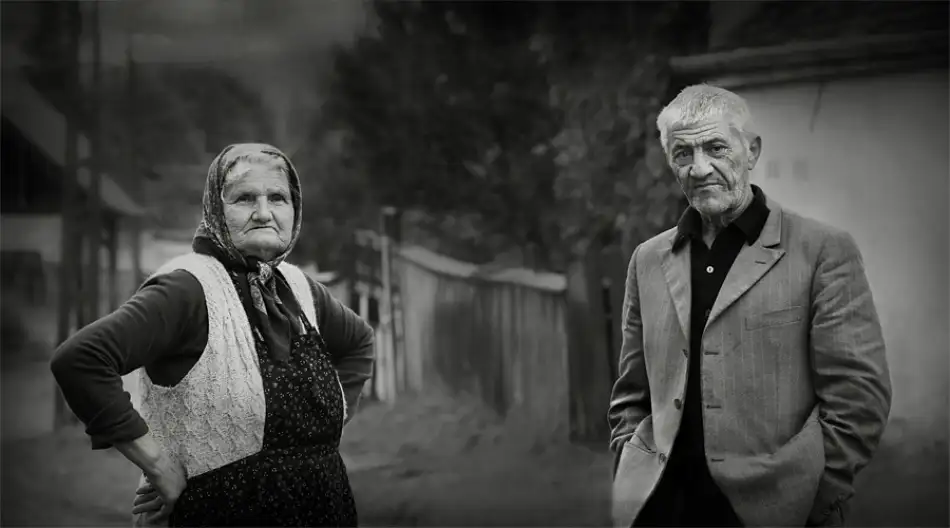 Bosogea-Tudor, Ileana: Vecinos