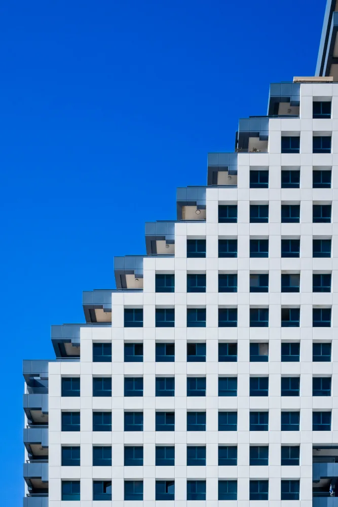 Prybinski, Miroslaw: edificio con ventanas