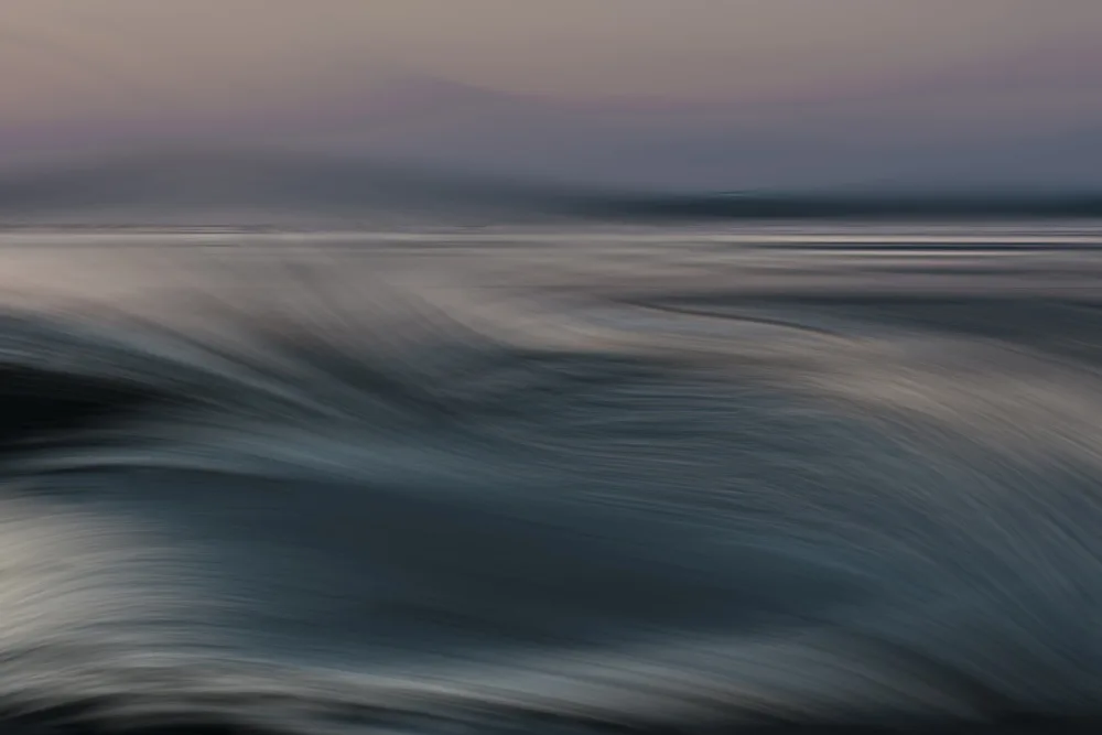 Son, van Greetje: Wavy landscape