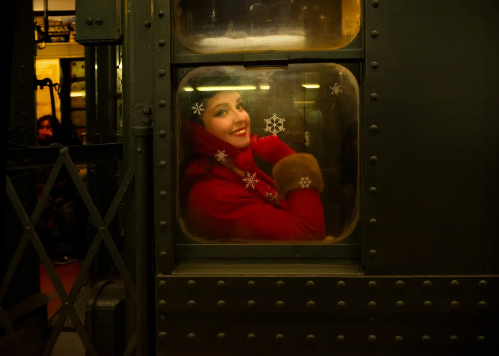 Liang, Ken: Signora sul vecchio treno
