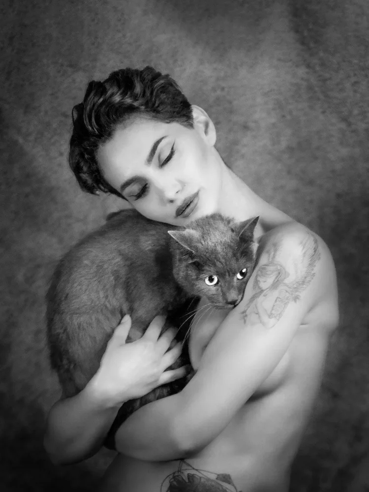 Calin, Silvia Rucsandra: caricias felinas