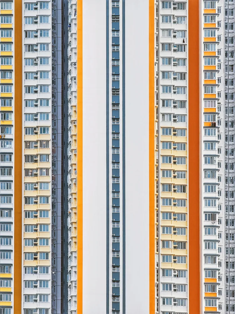 Chung, Ho Tong: Líneas verticales paralelas en las paredes exteriores.