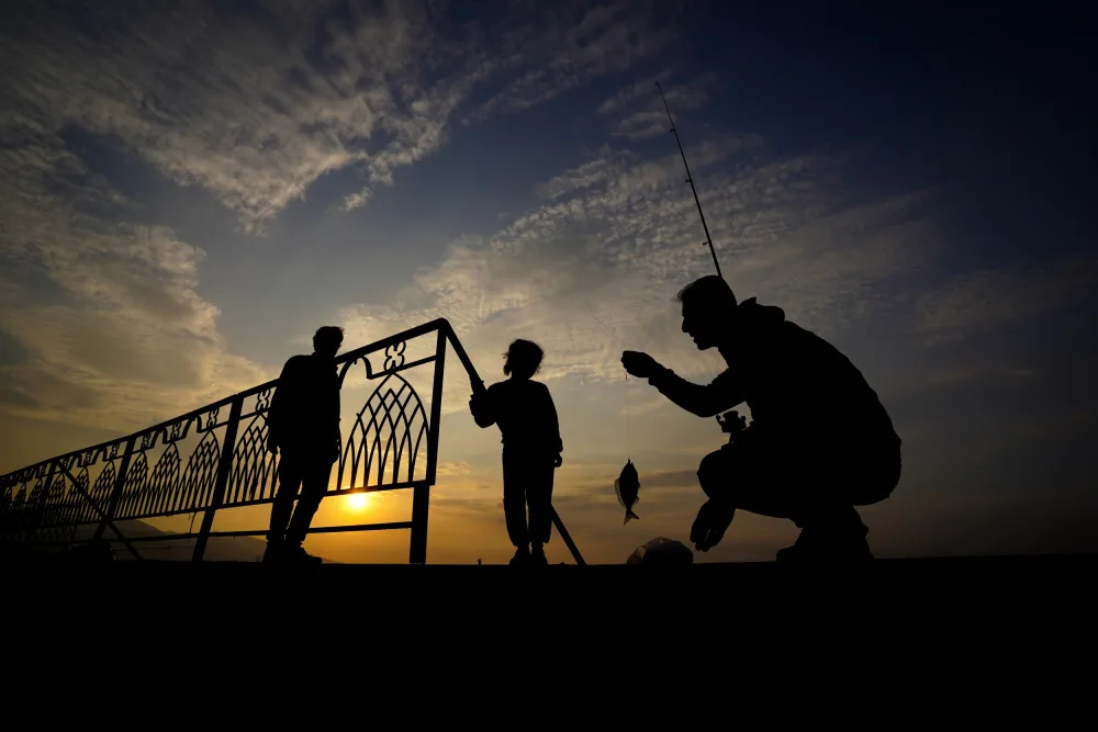 AK, Seray: Sunset Fishing