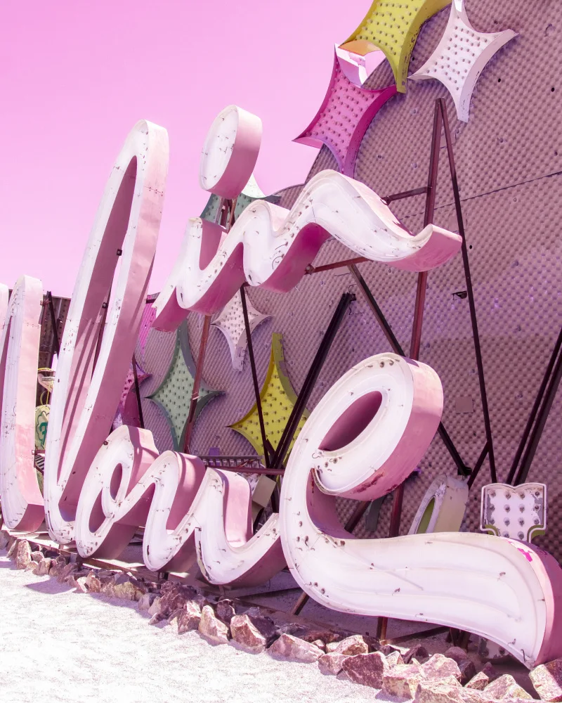 Windeknecht, Tom: Enseigne au néon vintage In Love en rose
