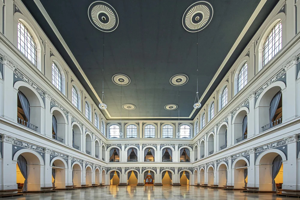 fotomarion: the hall