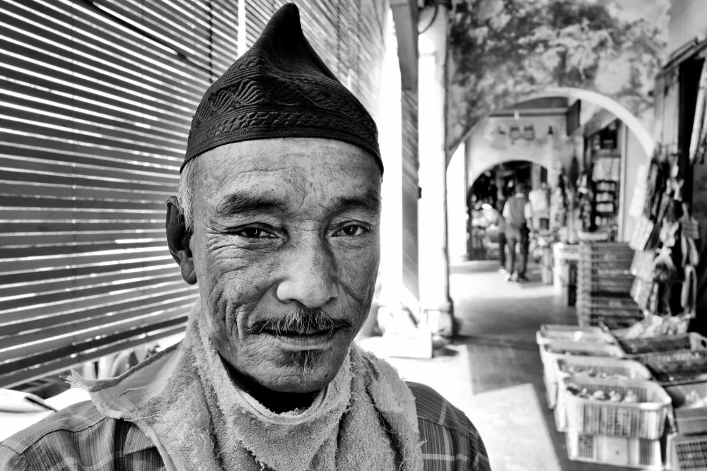 Long, Kieron: hombre en la calle