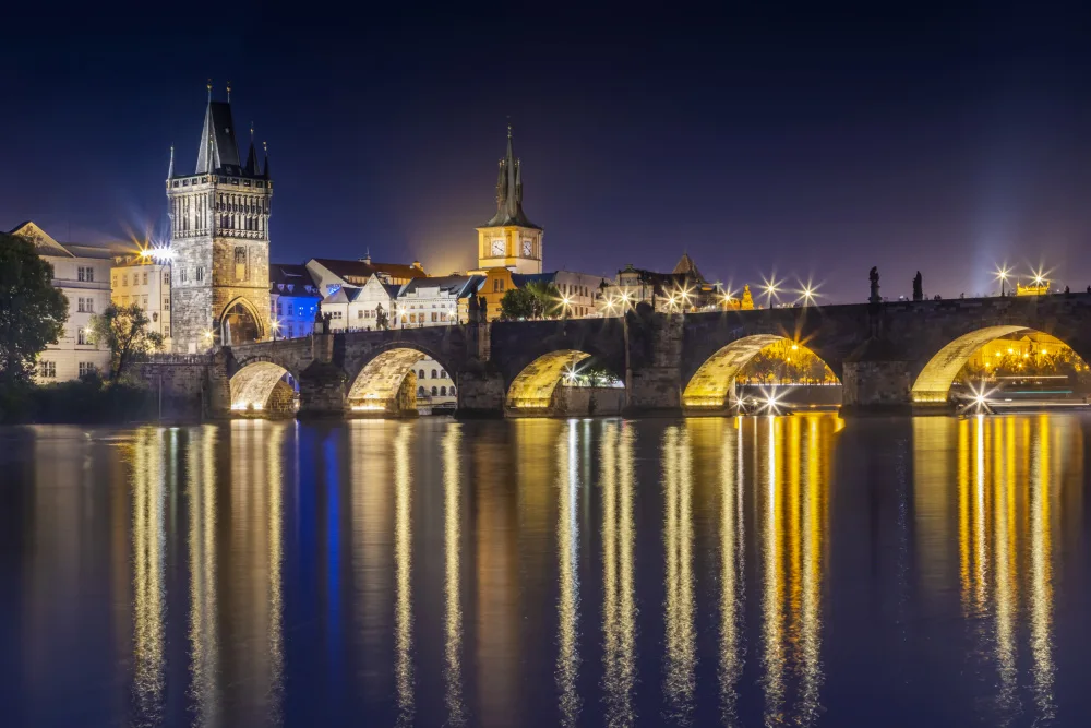Viola, Melanie: Night impression of Charles Bridge with Old Town Bridge Tower
