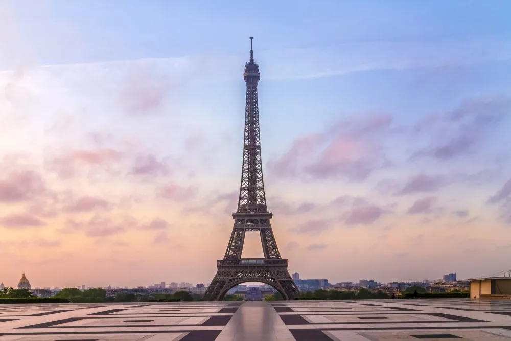 Viola, Melanie: Alba sulla Torre Eiffel