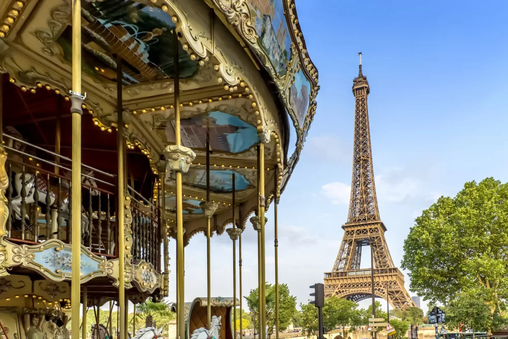 Viola, Melanie: Typical Paris