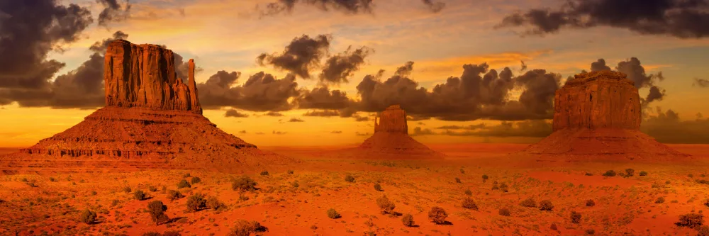 Viola, Melanie: Magnifique Monument Valley le soir