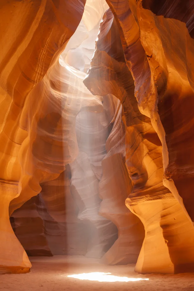 Viola, Melanie: ANTELOPE CANYON Faisceau lumineux unique