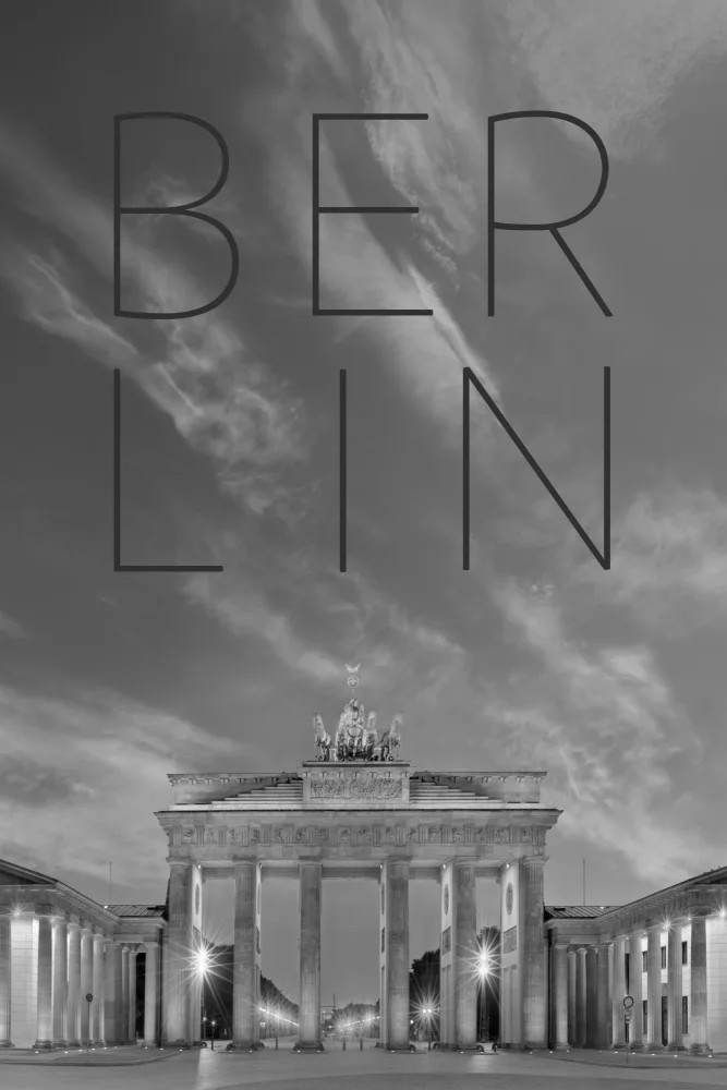 Viola, Melanie: BERLIN Brandenburger Tor | Text & Skyline