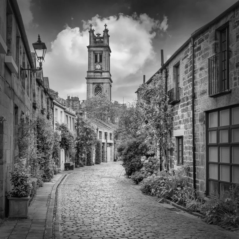 Viola, Melanie: EDINBURGH Circus Lane - Monochrome