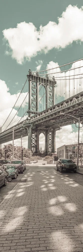 Viola, Melanie: NYC Manhattan Bridge Panorama | urban vintage style