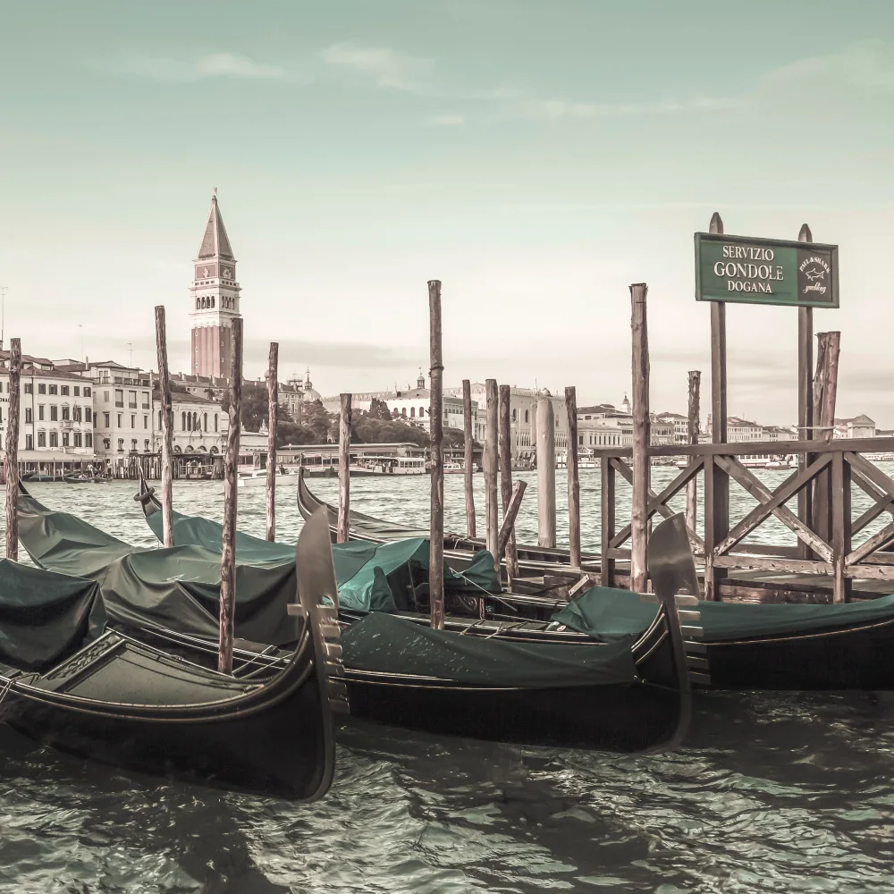 Viola, Melanie: BENÁTKY Canal Grande a gondoly | městský vintage styl