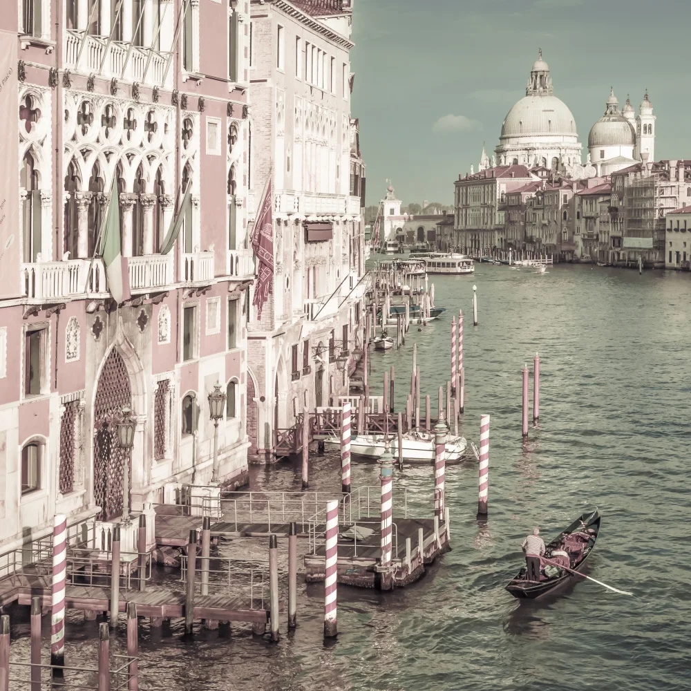 Viola, Melanie: VENICE Canal Grande with Santa Maria della Salute | urban vintage style