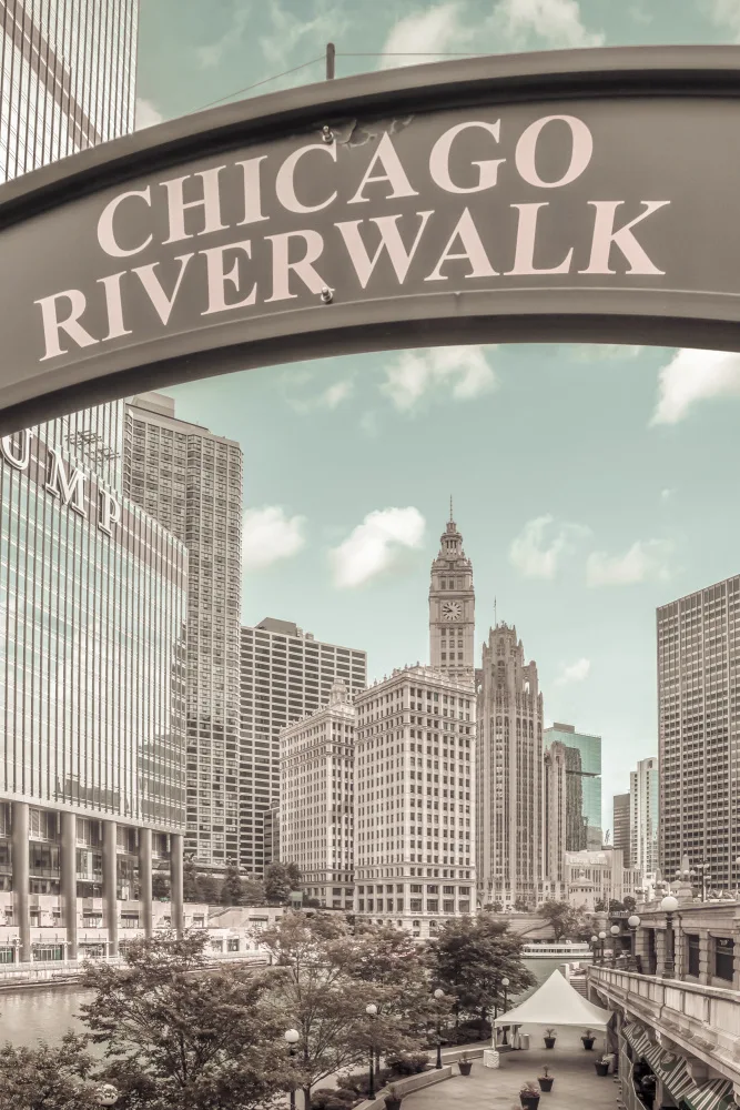 Viola, Melanie: CHICAGO Riverwalk | stile vintage urbano