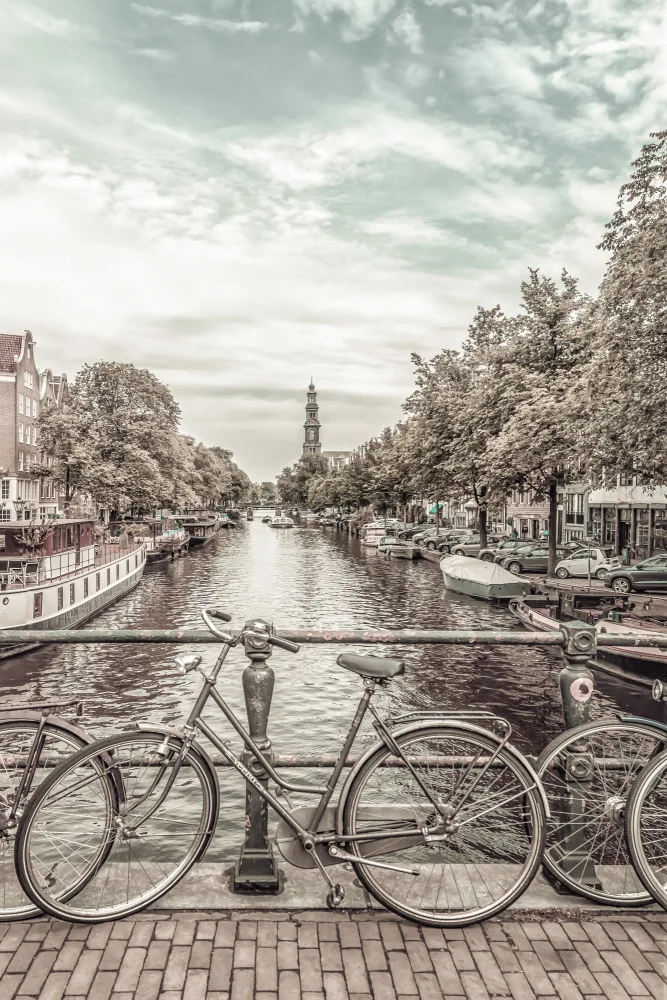 Viola, Melanie: Typical Amsterdam | urban vintage style