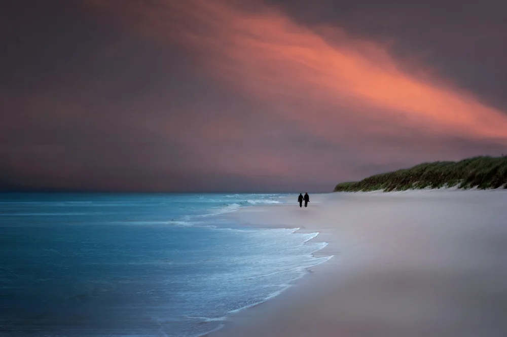 Engström, Erik: Evening walk by the sea