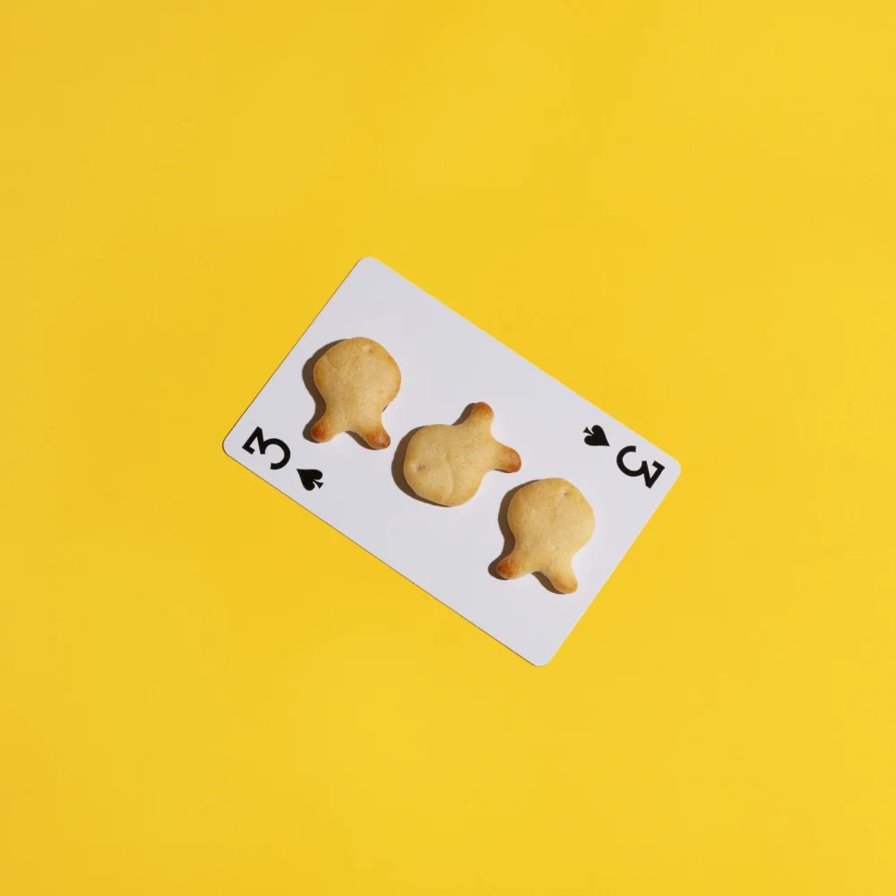 Ramiro, Julia: Galletas de pescado en un naipe