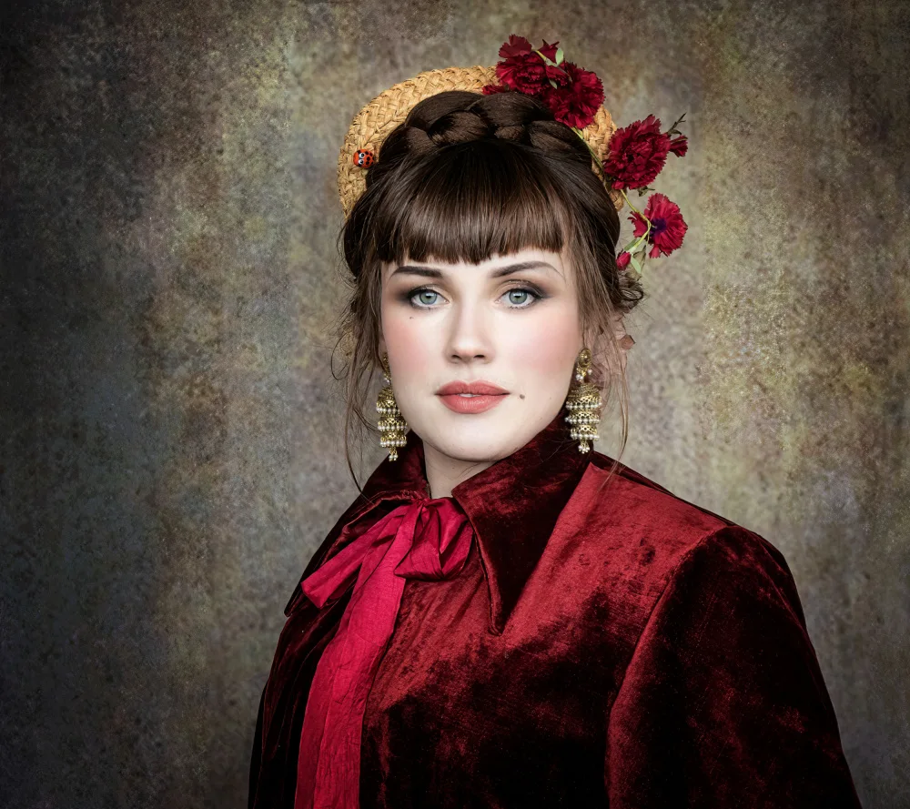 Springgay, Daniel: Lady in Red