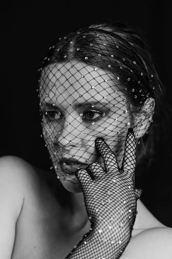 Koller, Gila: Behind the net