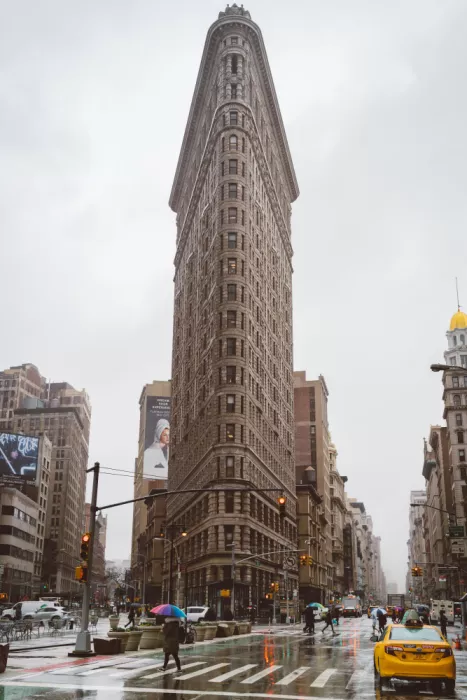 Young, Bethany: Flatiron in una giornata piovosa