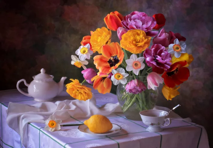 Skorokhod, Tatyana: Still life with spring flowers