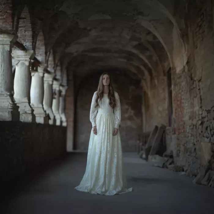 Arhire, Raluca: Leere Flure