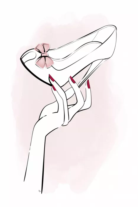 Martina: Mano che tiene una scarpa con fiocco rosa