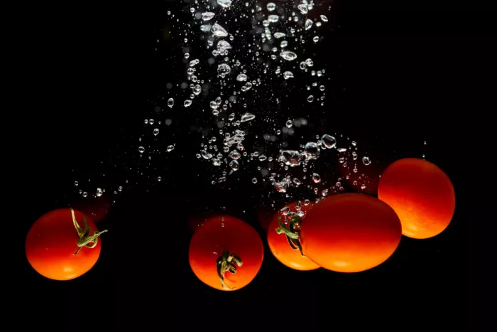 akyurt, engin: Tomates rojos