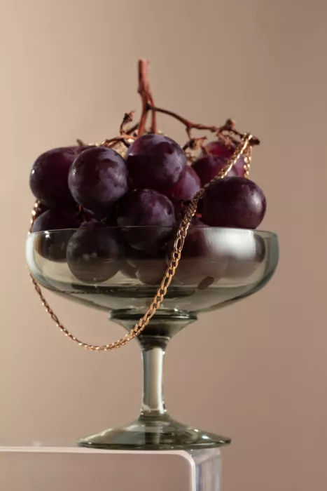 Ramiro, Julia: Uvas y collar