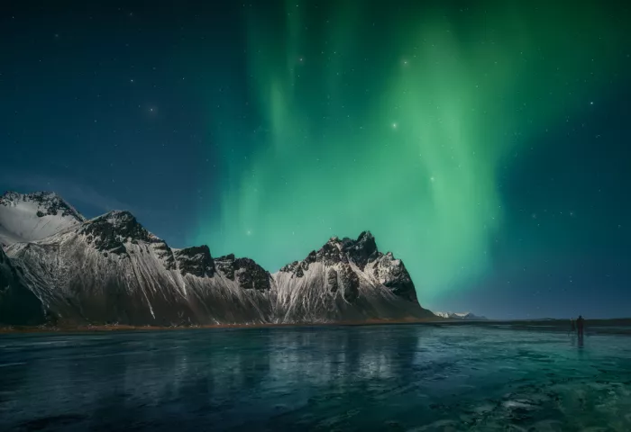 Joanaduenas: Green night 7S1756