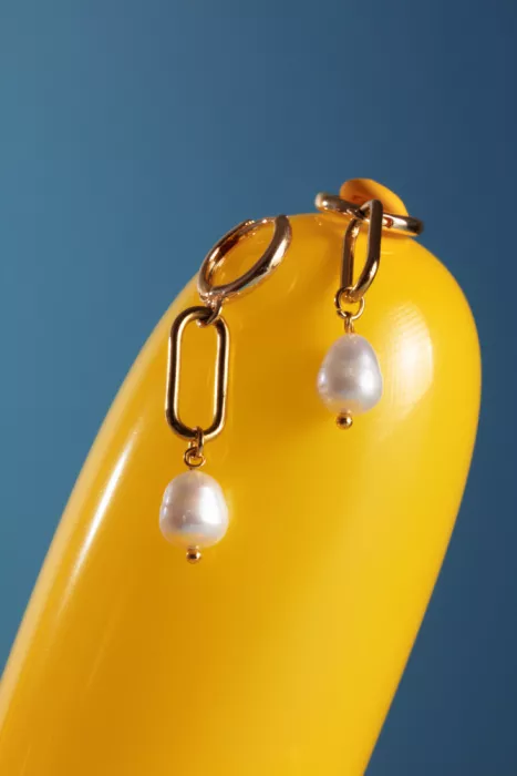 Ramiro, Julia: Perlas sobre globo