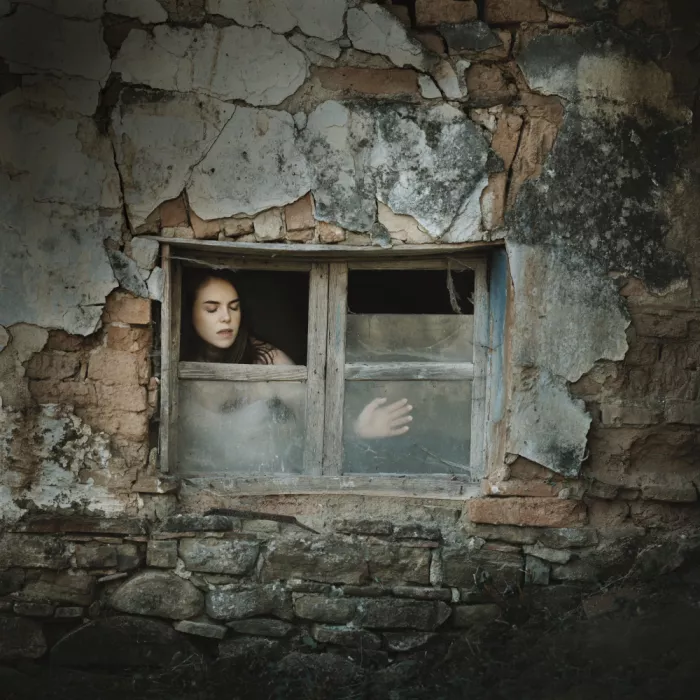 Arhire, Raluca: Echos