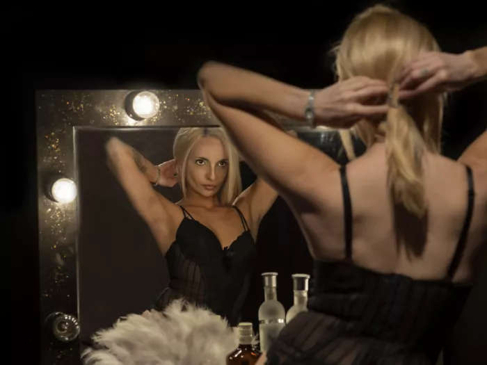 Kirzh, Svetlana: Mirror