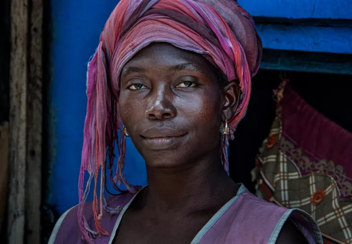 Garmendia, Inazio Joxe: Mujer ghanesa en una favela