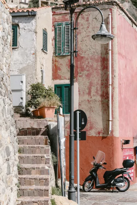Photolovers: Street scene Scilla, Italy