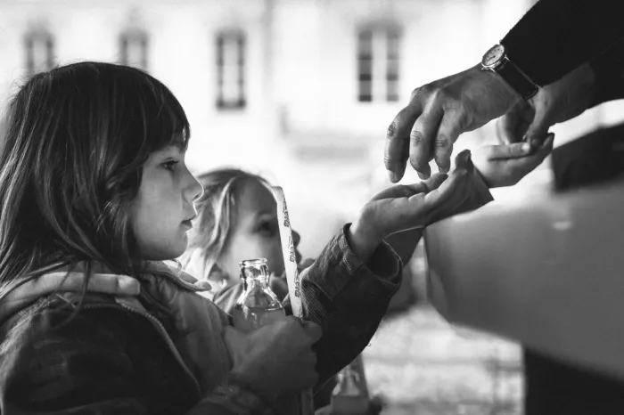 Yamamoto, Eiji: Hands