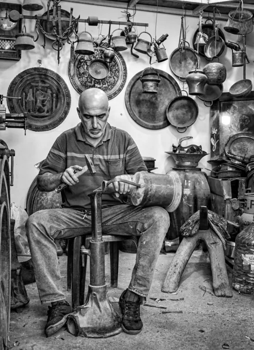 Alsofey, Bashar: Lavoro manuale