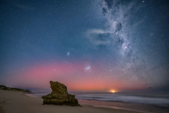Yu, Zhen James: Piedra lagartija bajo la aurora austral