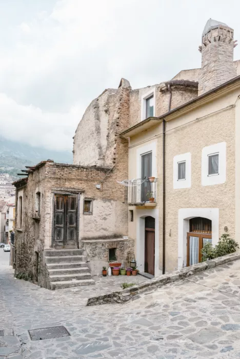 Photolovers: El pueblo de Civita en Calabria, Italia