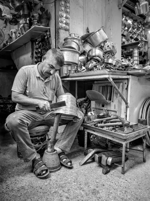 Alsofey, Bashar: Lavoro manuale