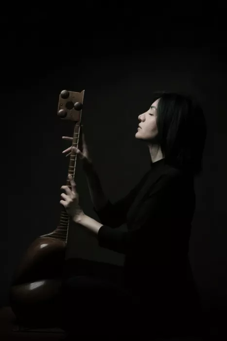 Hasheminasab, Moein: Persisches Musikermädchen
