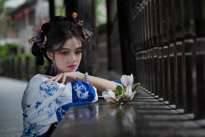 WONG, LIANG TWEE: Classical beauty