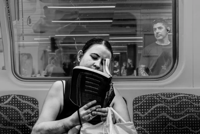 Spector, Corinne: Aún leyendo